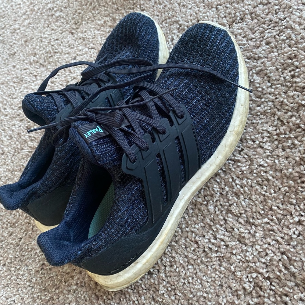 Youth 5.5 adidas ultraboosts
